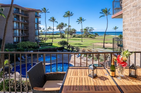 Balcony. 2 2 Oceanview Modern Resort Vistas