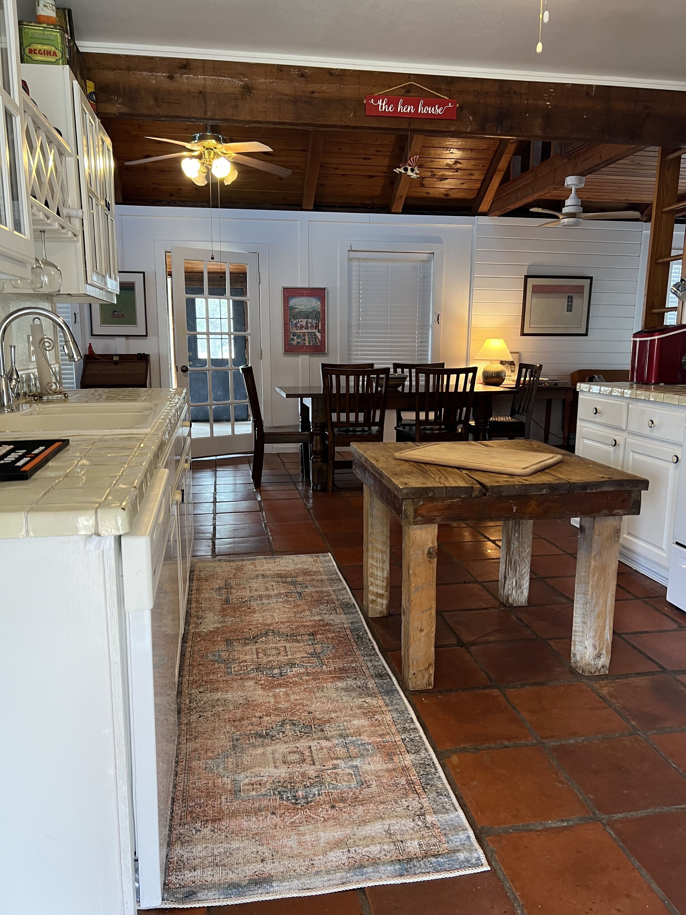 River Rock Cottage, Guadalupe River Access, 2BR 2BA Dog Friendly - Firepit Grill