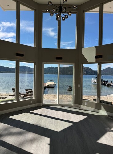 Priest Lake Waterfront Property With Majestic Lake & Mountain Views.

