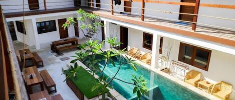 Kolam renang outdoor