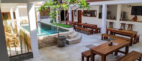 Alberca al aire libre