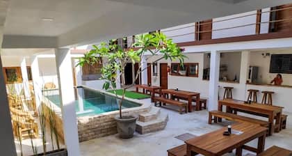 Gili Pirates