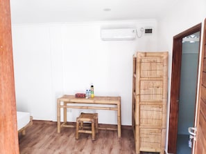 Habitación estándar doble, vistas a la piscina | Wifi gratis y ropa de cama