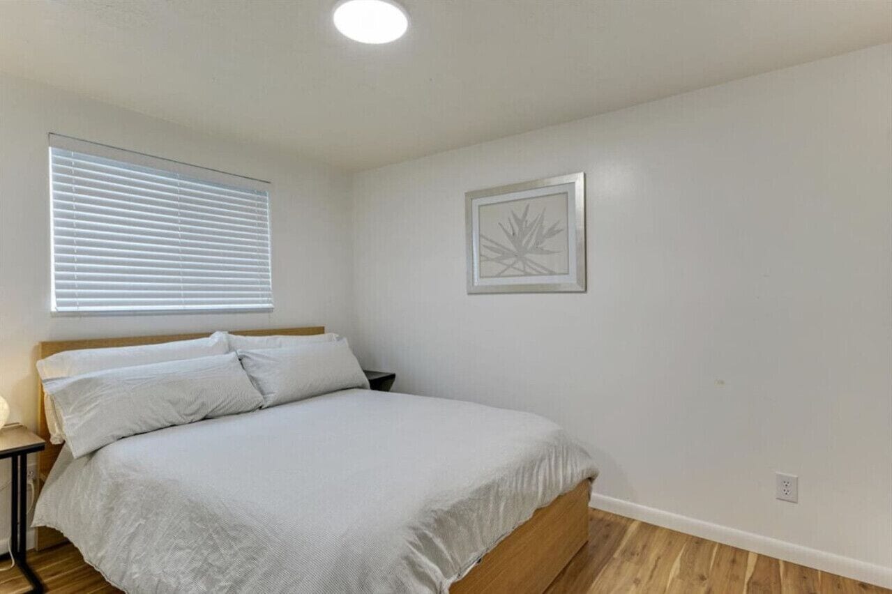 2 多间卧室、办公桌、熨斗/熨衣板、旅行婴儿床