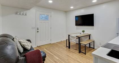 Canyon Cottage | Private Suite | Central | Sandy