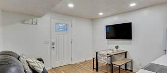 Canyon Cottage | Private Suite | Central | Sandy