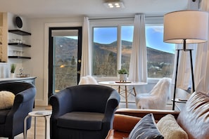 TV, fireplace, DVD player - The Gondola Gatsby Condo with Mountain Views on Shuttle Route E1 (Killington)