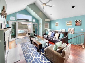 Smart TV, fireplace