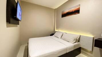 Standard Single Room | Desk, soundproofing, bed sheets