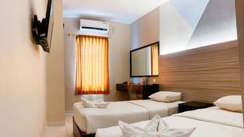 Escritorio, sistema de insonorización y ropa de cama