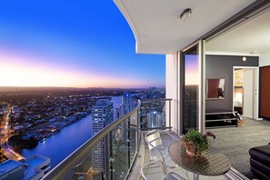 2 Bedroom 1 Bathroom Hinterland View Apartment (From Level 5) | Terrace/patio