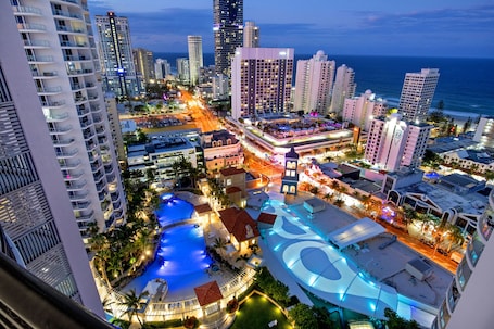 Vista al resort. Chevron Renaissance - Wow Stay