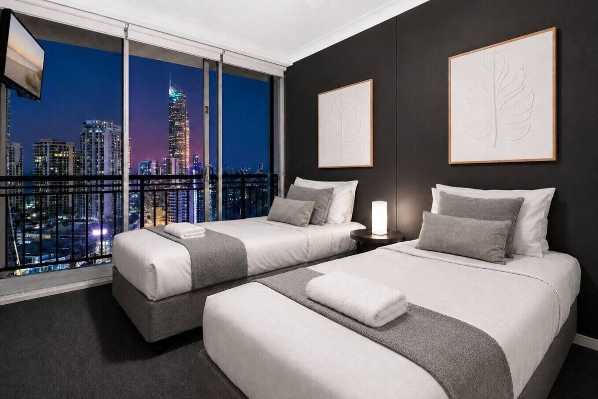 Appartement, 2 chambres, salle de bain privée, vue sur la ville | Fer et planche à repasser, accès au Wi-Fi (inclus), décor unique