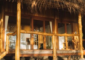 Ropa de cama de alta calidad y minibar 