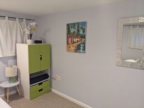 Interior - Home base for your DC adventures - near fun, great food, and public transport.
  (Washington)