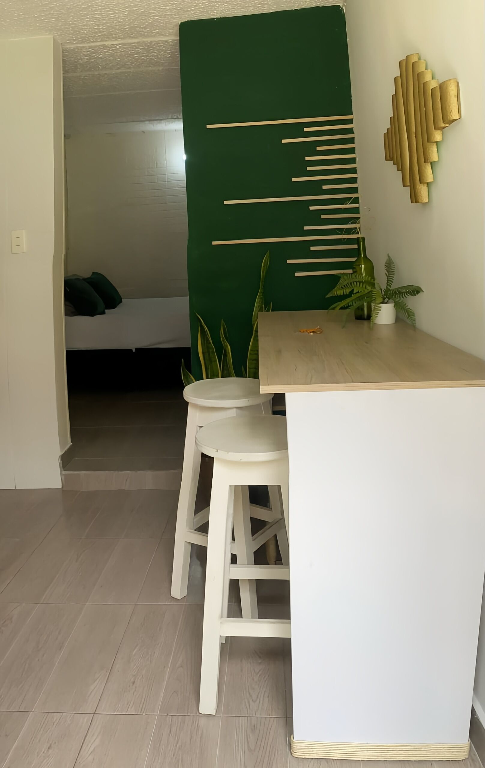 1 quarto, escrivaninha, ferros/tábuas de passar roupa, Wi-Fi de cortesia