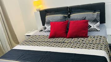 1 habitación, tabla de planchar con plancha, wifi y ropa de cama