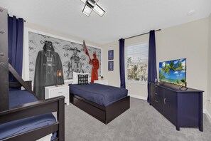 5 bedrooms, iron/ironing board, WiFi, bed sheets