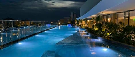 Outdoor pool, sun loungers