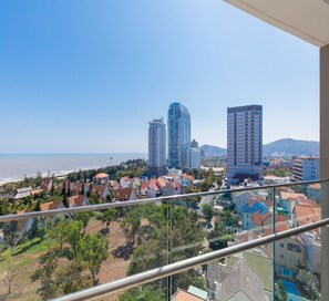 Family Apartment | Premium bedding, desk, blackout curtains, soundproofing - The Song Vung Tau Homestay Vung Tau Land (Ho Chi Minh City)