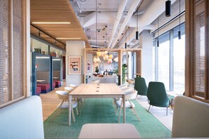 Dining - Airy Fenway Studio w/ Gym, nr Restaurants & Shops, by Blueground (Boston)