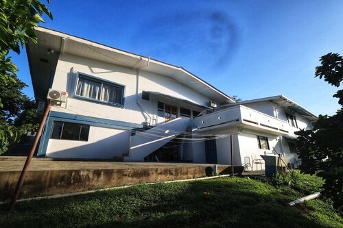 3 Bed Apartment - Garden, Patio, Bbq, Parking