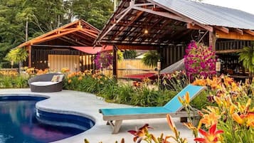 Piscine extérieure, piscine chauffée