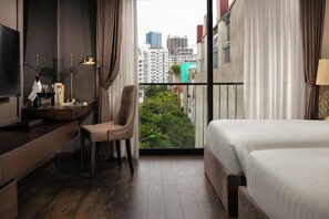 Minibar, in-room safe, blackout curtains, soundproofing - Ping Diamond Hotel (Hanoi)