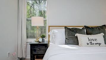 3 habitaciones, tabla de planchar con plancha, wifi y ropa de cama