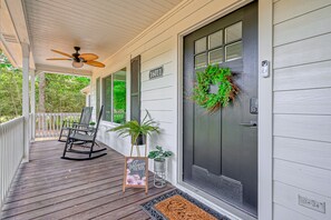 Terrace/patio - Modern Country Home in Magnolia (Stagecoach)