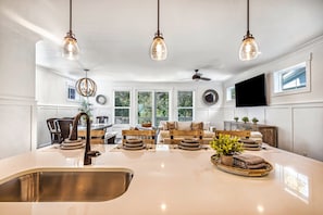 Interior - Beach, Private Pool, Designer Everything, Exclusive  Community (Hilton Head Island)
