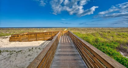 Beach, Private Pool, Designer Everything, Exclusive Community