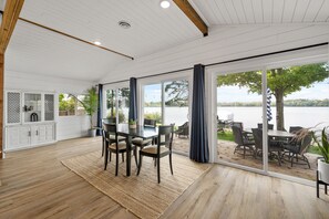 Dining - Lakeside Haven Beautiful View 45 Mins From MPLS (Isanti)