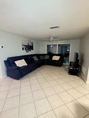 تلفزيون ذكي