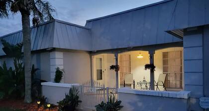 Beautiful pool house in Holiday, Florida.