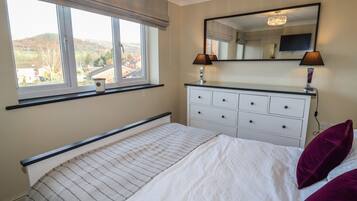 3 dormitorios, decoración individual, mobiliario individual