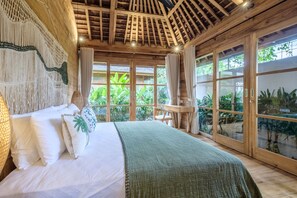 In-room safe, desk, laptop workspace, blackout drapes - Kaju Bungalow by Betterplace (Canggu)