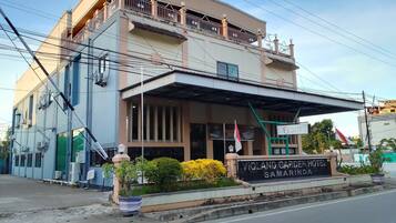 Mặt tiền nơi lưu trú