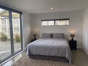 4 多间卧室、熨斗/熨衣板、WiFi、床单