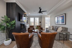 TV, fireplace, table tennis, books