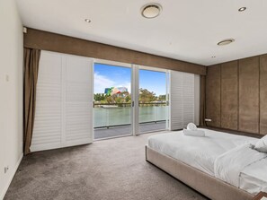 5 soveværelser, skrivebord, gratis Wi-Fi