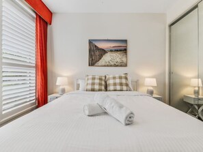 5 bedrooms, desk, free WiFi