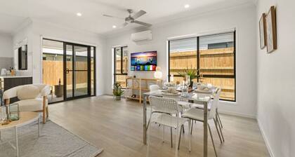 Dual-key 5BR Family home w/ stunning interior