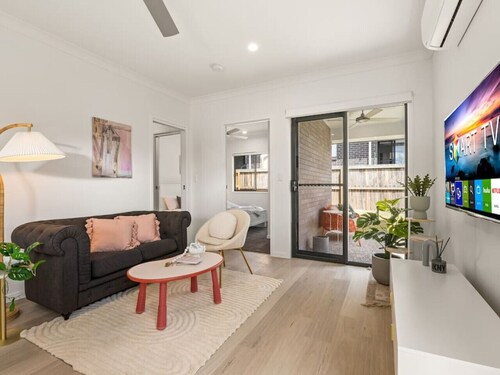 Tranquil 2BR Retreat with Local Charm & Comfort