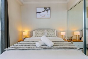 2 bedrooms, desk, iron/ironing board, free WiFi