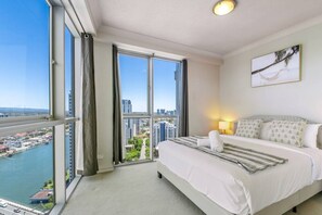 2 bedrooms, desk, iron/ironing board, free WiFi