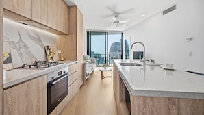Unclassified image, 3 of 25, button - River&Ocean View Luxury 2BD Apt amazing Location (Broadbeach)