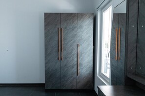 Interior - TwentyTwo Apartments A - 2 bedroom apartment in beautiful Willemstad with AC (Willemstad)