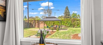 Wayside Retreat, mins to UofO, Hayward Field, Autzen, w game room, BBQ, firepit