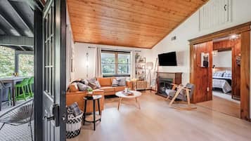 TV, fireplace, offices